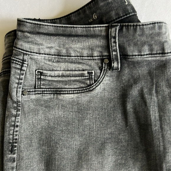 WHBM Jegging - Picture 2 of 6